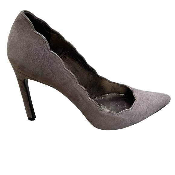 Stuart Weitzman Scallop Edge Grey Greige Suede Pumps SZ 6.5 - Picture 3 of 6